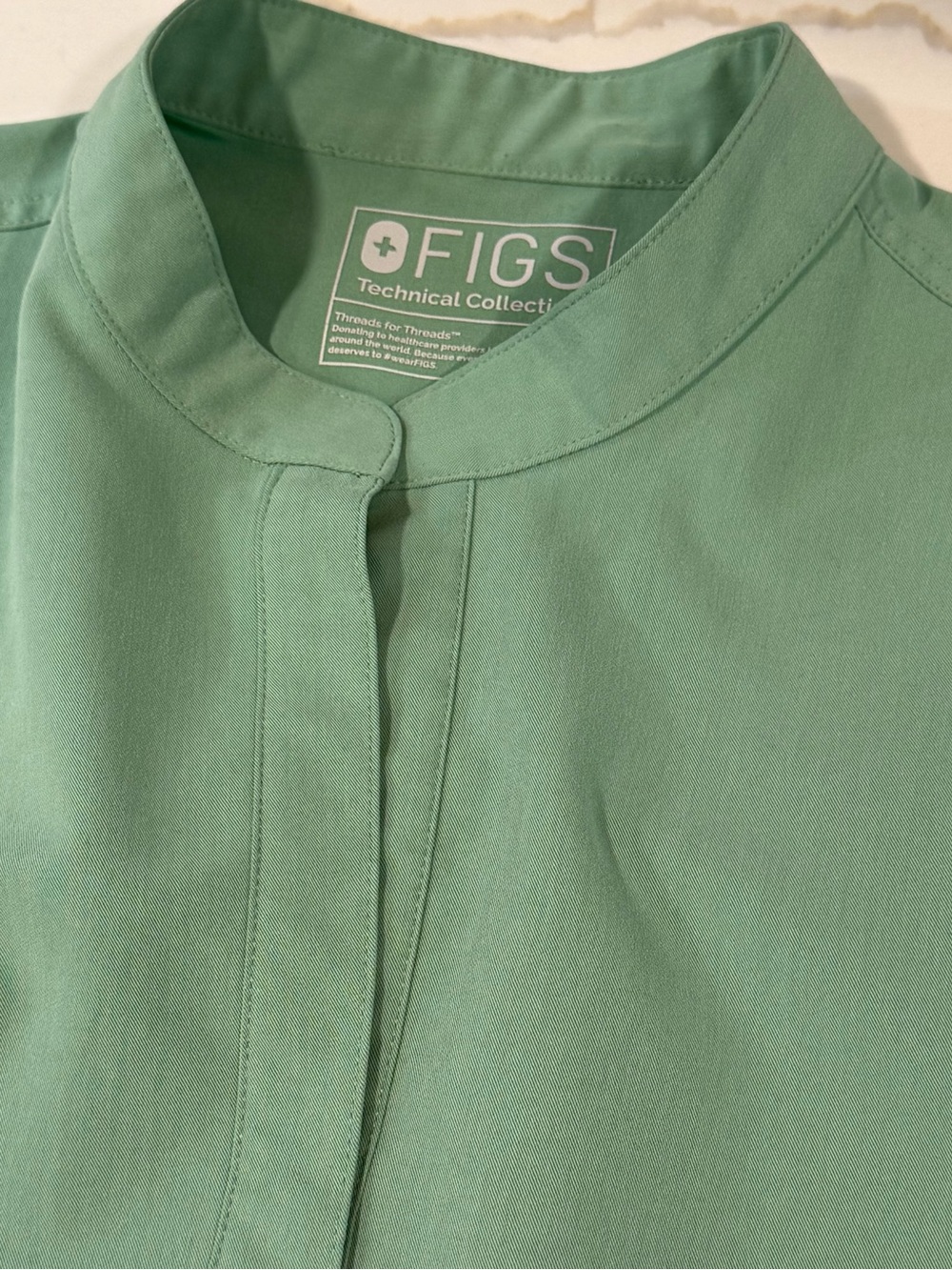 Figs women's green scrub top size Large #WXXSW1003